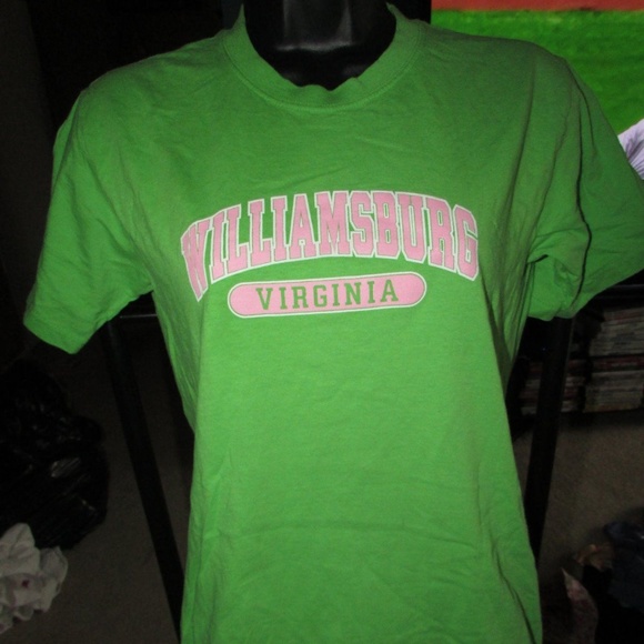 Fruit of the Loom Other - GIRLS WILLIAMSBURG VIRGINIA GREEN PINK T-SHIRT